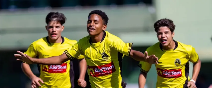 Paulinense goleia e supera rival pelo Campeonato Paulista