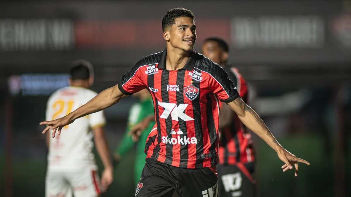 Vitória compra atacante Renê em definitivo por R$ 5,8 milhões (Foto: Victor Ferreira/ECV)