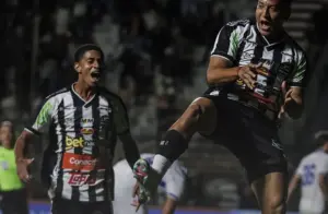 Athletic-MG 1 x 0 Avaí-SC - Gol equatoriano no final e vitória na Série B