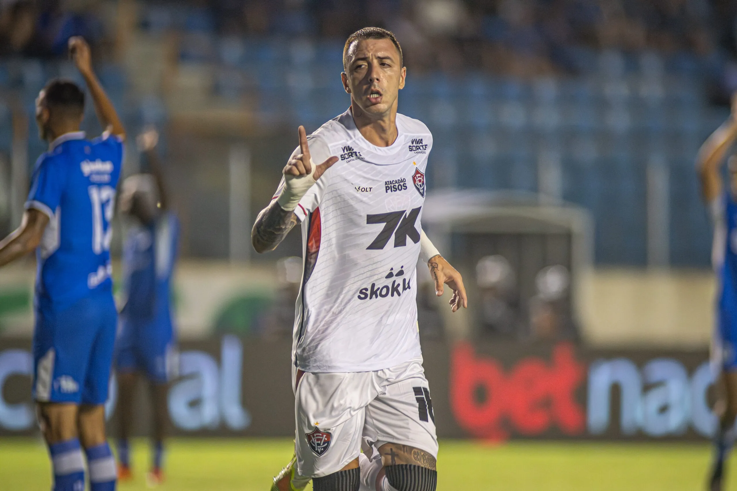 Sérgio Papellin confirma saída do atacante Renzo López do Vitória (Foto: Victor Ferreira/ECV)