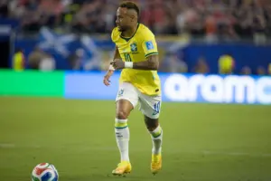 Futuro de Neymar no Santos segue indefinido após a Copa
