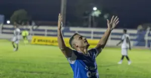 Ivinhema-MS 3 x 1 Democrata-GV-MG - Expulsão muda o jogo
