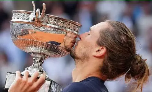 Zverev é campeão de Roland Garros e leva 1º Grand Slam