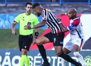 Anápolis-GO 2 x 0 Itabaiana-SE - Triunfo tira Galo da lanterna da Série C