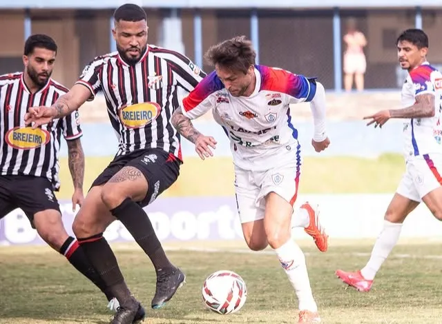 Anápolis-GO 2 x 0 Itabaiana-SE - Triunfo tira Galo da lanterna da Série C 2 Anápolis Itabaiana Série C