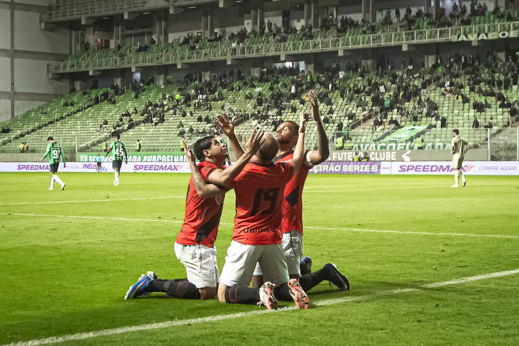 América-MG 1 x 2 Atlético-GO – Dragão amplia crise do Coelho na Série B