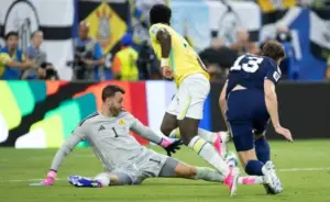 Vini Jr. cobra 'presente' de Ancelotti após gol de cabeça