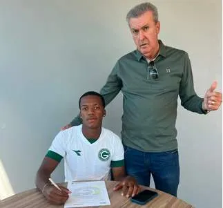 Ex-promessa do Guarani assina 1º contrato no Goiás 2 Série B - 2026