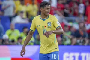 Douglas Santos revela estratégia de Ancelotti na Copa do Mundo