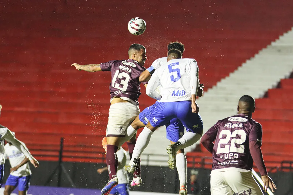 Ferroviária 1 x 0 Barra-SC - Triunfo leva Grená ao G-8 da Série C 2 Ferroviária Barra-SC Série C