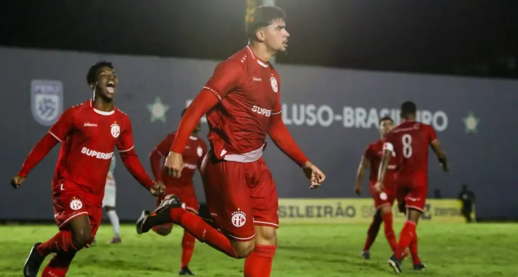 America divide atenções e definições entre Carioca e Série D