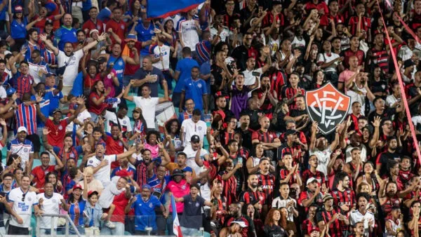 Bahia e Vitória se destacam no ranking de média de público do Brasileirão (Fotos: Rafael Rodrigues/ECB; Victor Ferreira/ECV)