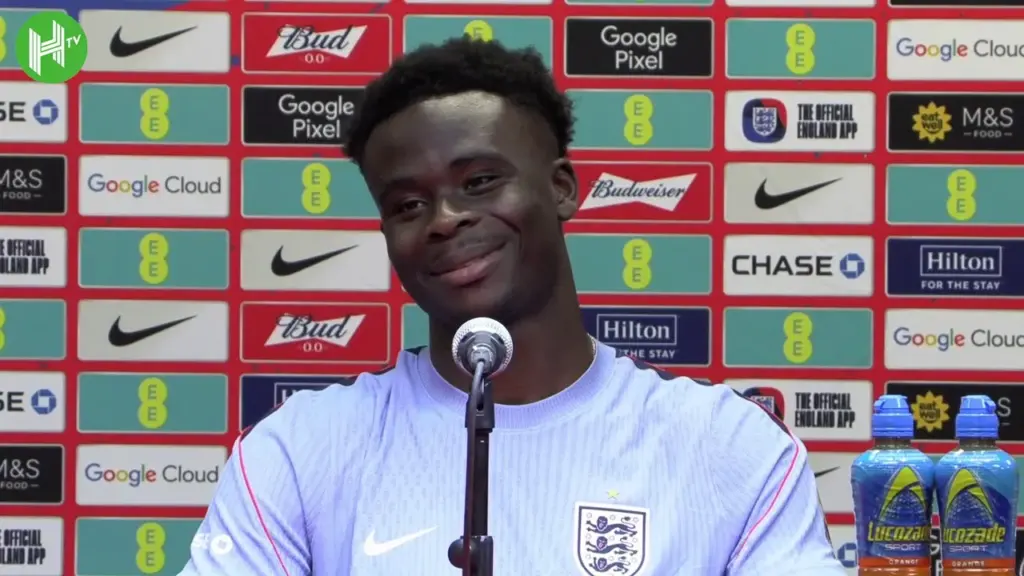 Saka comenta estreia da Inglaterra e garante: 