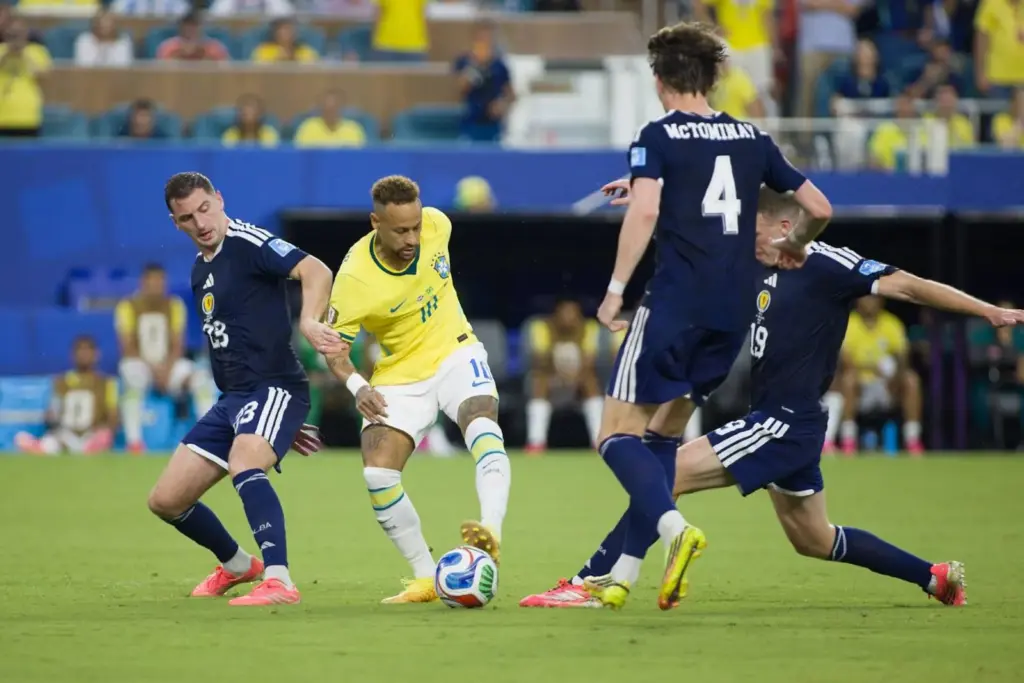 Lateral do Japão prega cuidado com Neymar em duelo com Brasil