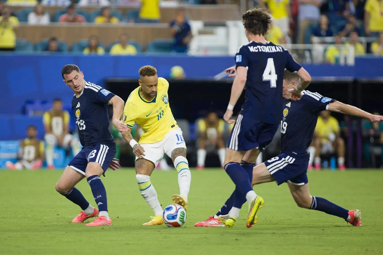 lateral do japao prega respeito com neymar