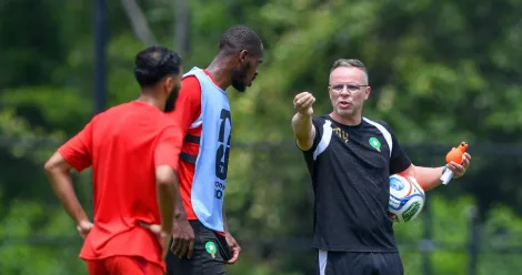 marrocos corta dois jogadores copa