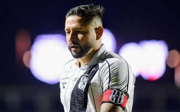 Élvis diz que tem jogador sem salário na Ponte Preta em 2026