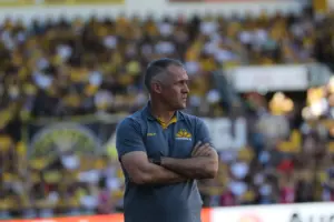Eduardo Baptista comemora liderança do Criciúma e projeta título