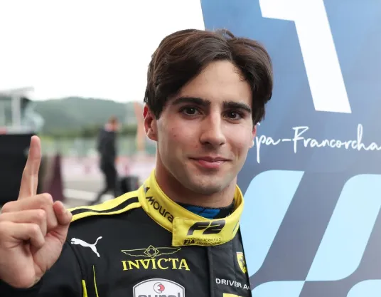 F2: Rafael Câmara termina em 4º na corrida sprint; Gabriele Mini vence prova