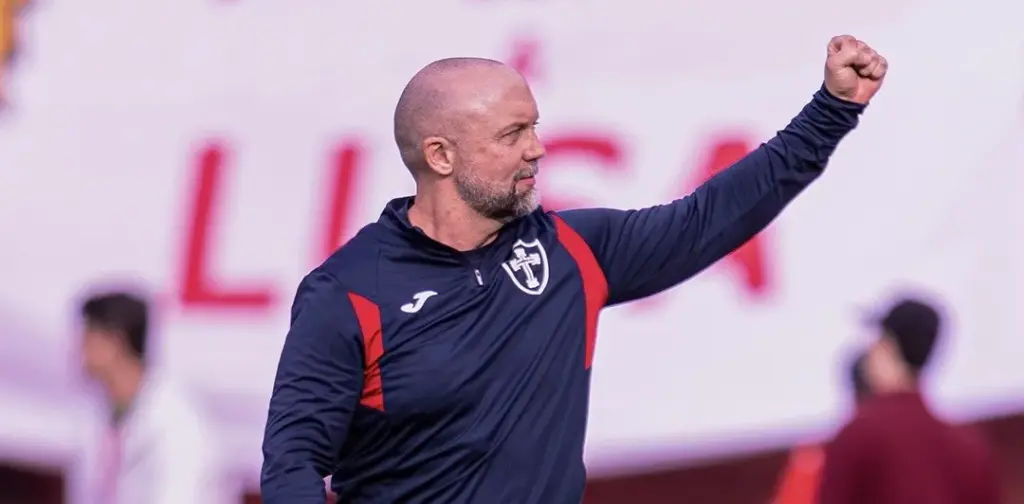 Ademir Fesan é demitido pela Portuguesa após eliminação na Série D