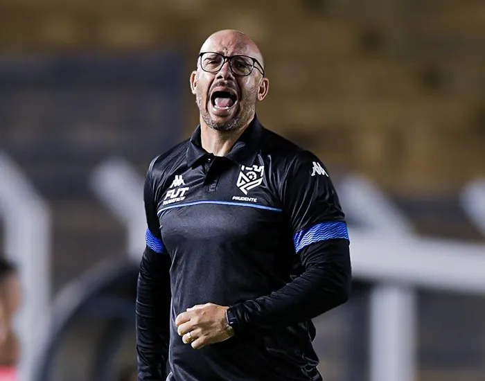 Rogério Corrêa é o treinador campeão da Série B de Santa Catarina Hercílio Luz