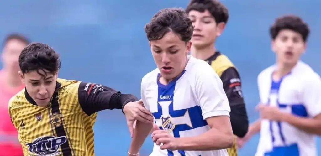 Base do Água Santa colhe bons resultados com direito a golaço no Sub-15