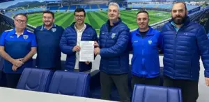 Avaí fecha parceria para ampliar escolas de futebol do clube