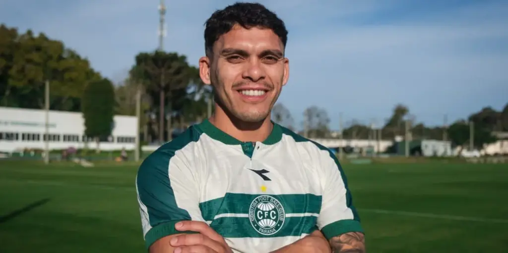 Coritiba confirma a contratação de atacante uruguaio
