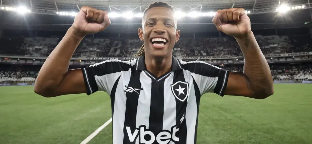 Clube inglês entra na disputa pela contratação de Danilo, do Botafogo