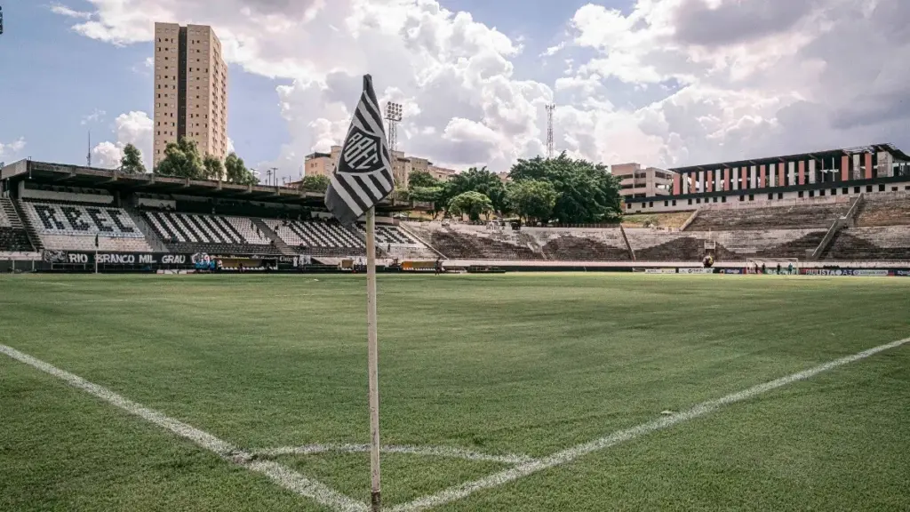 Justiça penhora estádio Décio Vitta e sede do Rio Branco por dívidas de IPTU