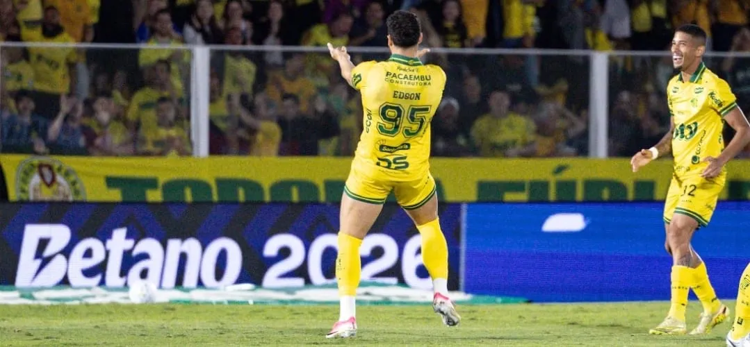 Edson Carioca é eleito craque do jogo e se destaca no Mirassol 4 EDSON CARIOCA 3