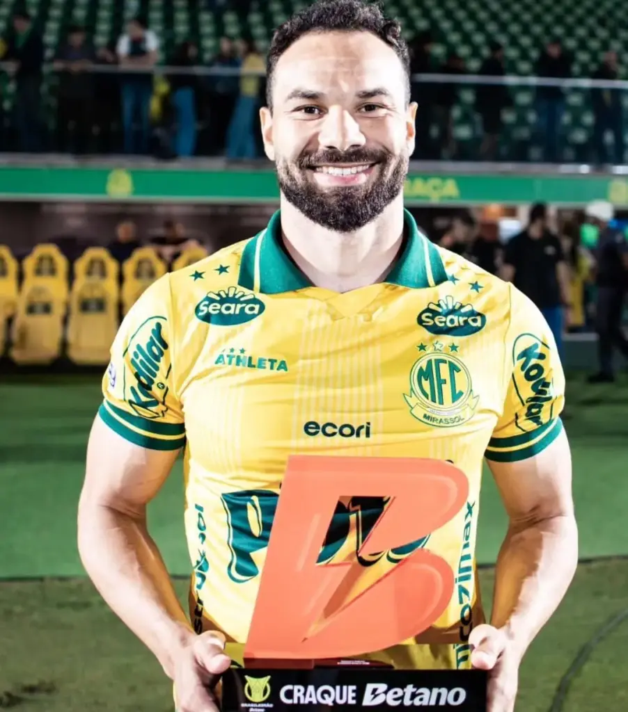 Edson Carioca é eleito craque do jogo e se destaca no Mirassol 2 EDSON CARIOCA