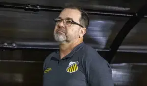 Enderson Moreira banca elenco do Novorizontino após 3ª derrota seguida