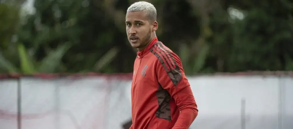 Conheça Gabriel Batista, ex-Flamengo que está na mira do Botafogo 2 GABRIEL BATISTA 2