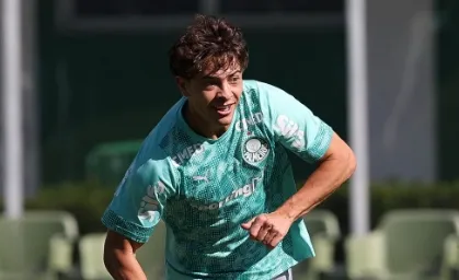 Palmeiras retoma treinos com Giay e Freitas em campo