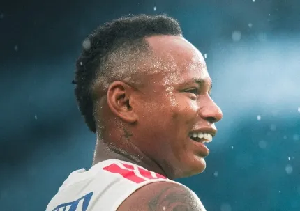 Atacante sofre ameaças de morte após eliminação da Colômbia