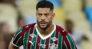 Hulk celebra estreia pelo Fluminense e promete 'melhorar ainda mais'