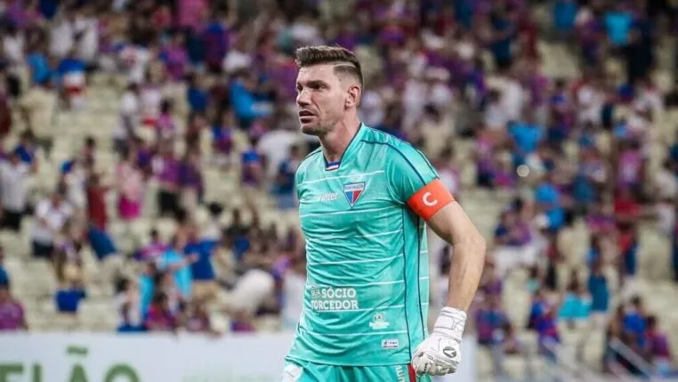 Destaque do Fortaleza, João Ricardo mira duelo “tranquilo” contra a Ponte Preta