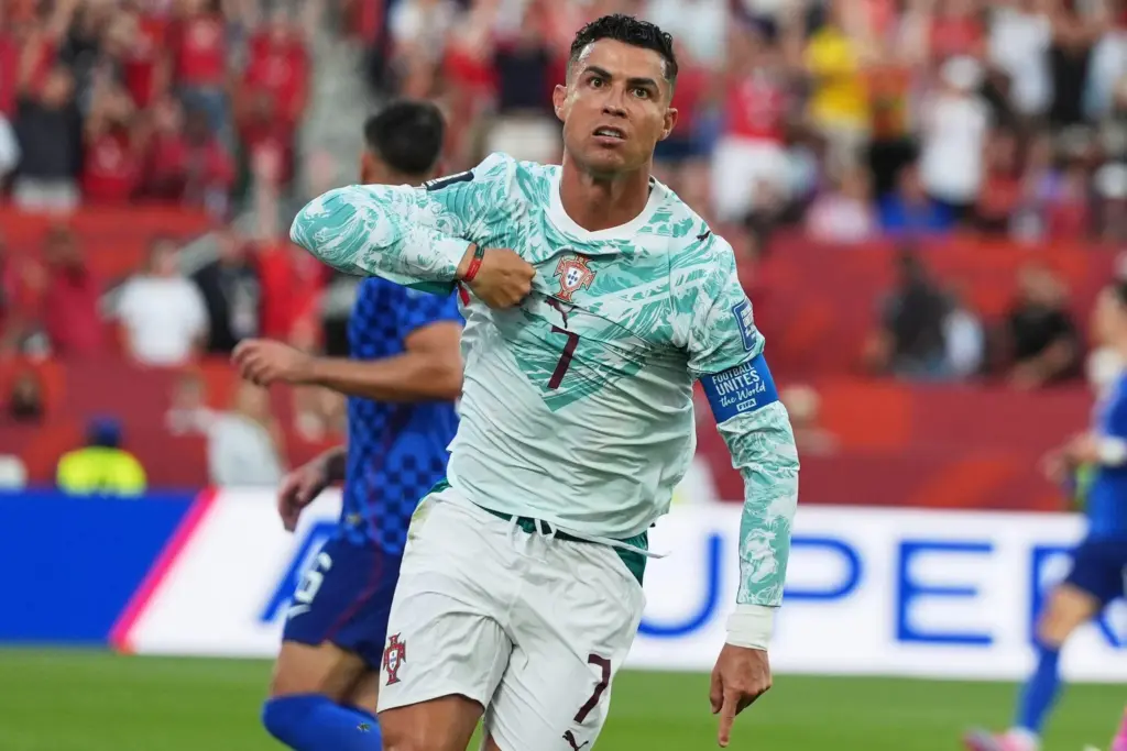 Cristiano Ronaldo evita falar sobre aposentadoria após declaração da irmã