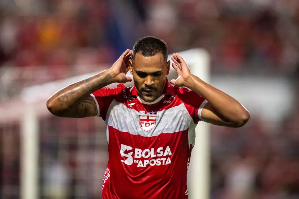 Com assédio por Mikael, CRB mapeia reposição rápida