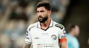 Voando na Série B, Boschilia vira maior artilheiro do Operário