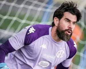 Reforço que ficou apenas 18 dias no Guarani cobra ex-clube na justiça; entenda