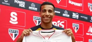 Victor Sá se emociona em chegada ao São Paulo e promete alegrias à torcida