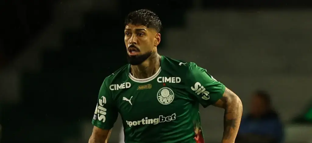 Barboza celebra estreia com vitória e exalta torcida do Palmeiras