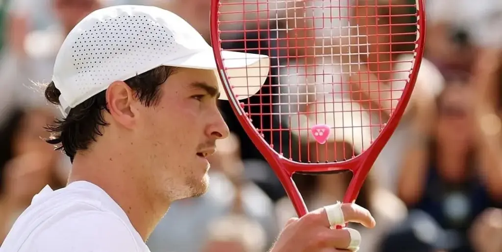 João Fonseca é dominado por russo e se despede de Wimbledon