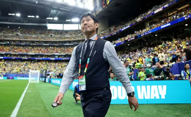Japao renova com treinador e ja define substituto