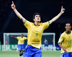Kaká adquire mansão em Miami por R$ 44 milhões