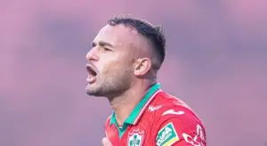 Igor Torres celebra gols e classificação da Portuguesa