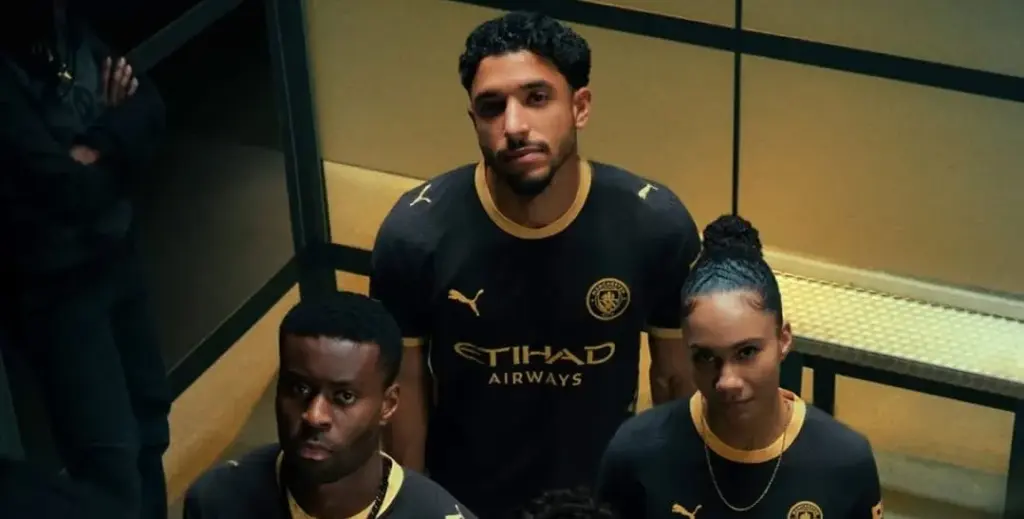 Manchester City revela novo uniforme baseado em símbolo da cidade