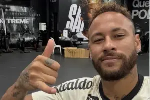 Neymar volta ao Santos e já deve enfrentar a Chapecoense